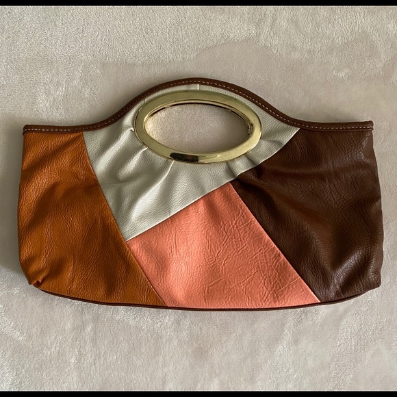 Chateau Handbags - EUC Vintage Chateau Patchwork FAUX Leather Bag